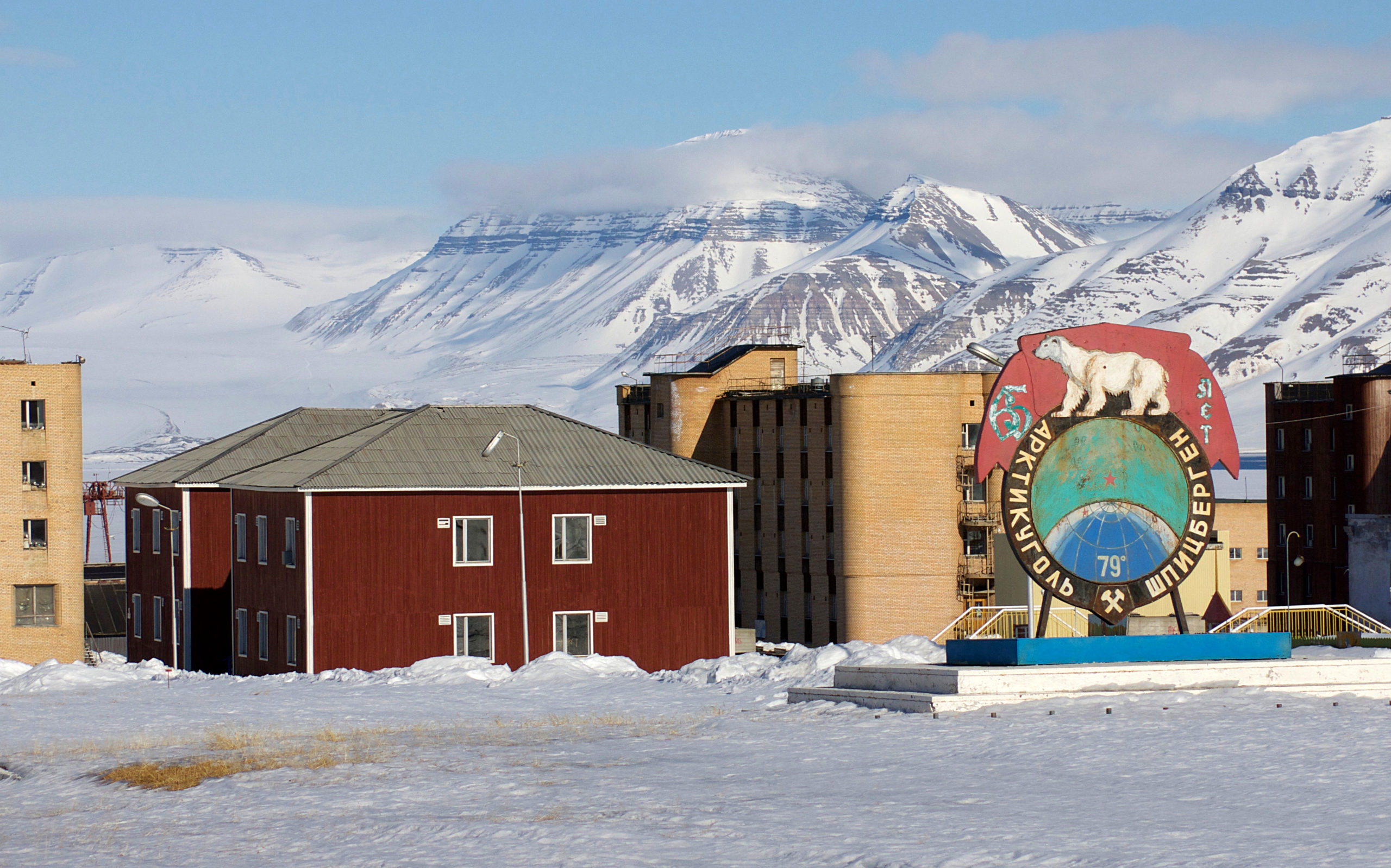 Heliski-Russia-Archipel-Svalbard-4-scaled