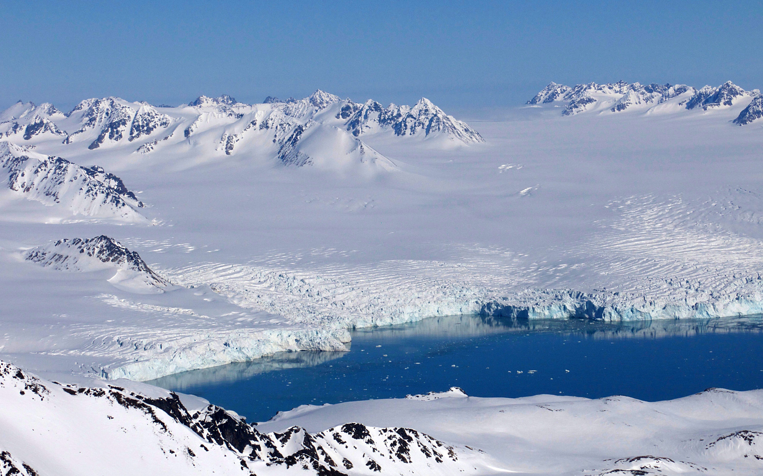 Heliski-Russia-Archipel-Svalbard-8-scaled