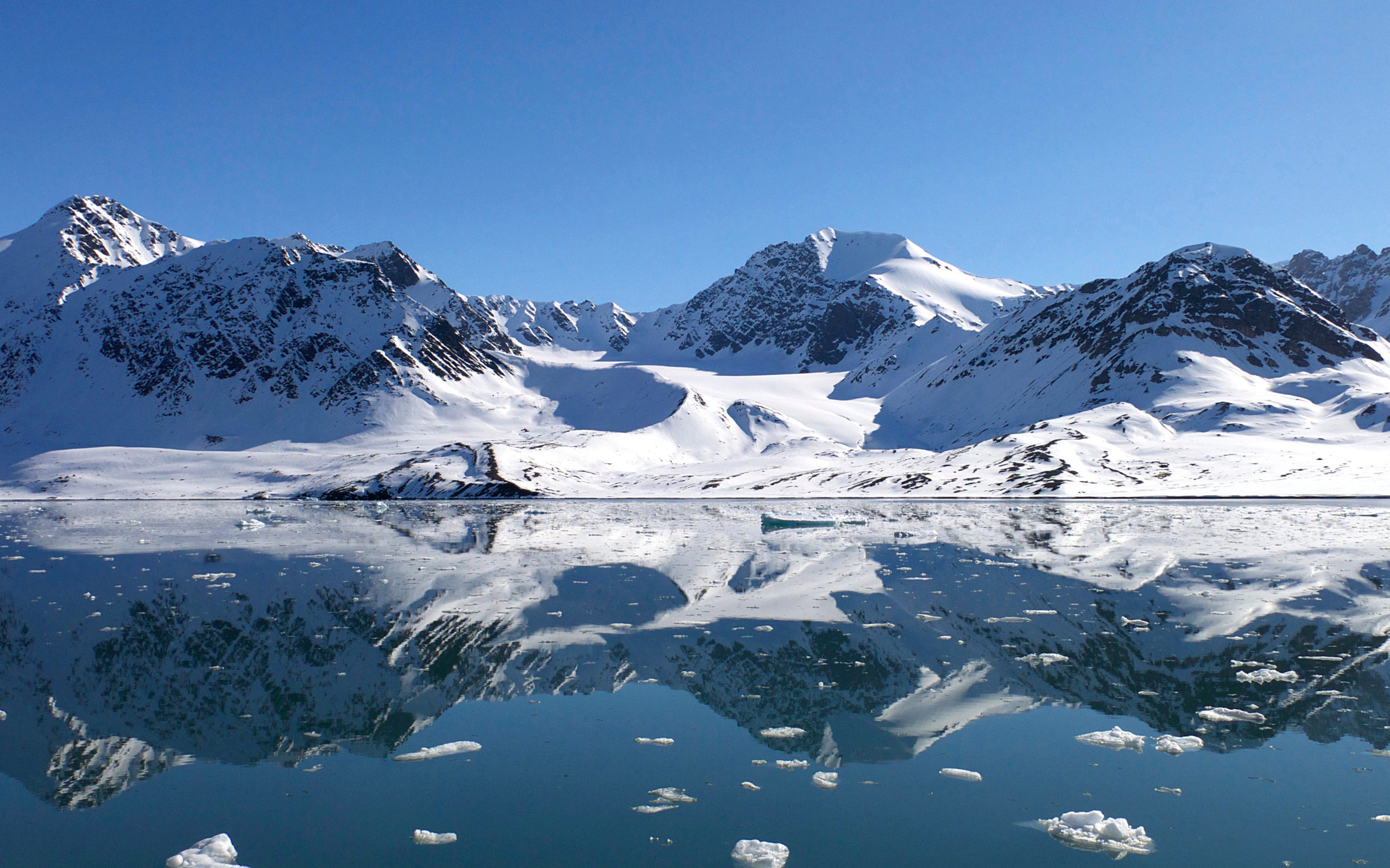 Heliski-Russia-Archipel-Svalbard-9-scaled