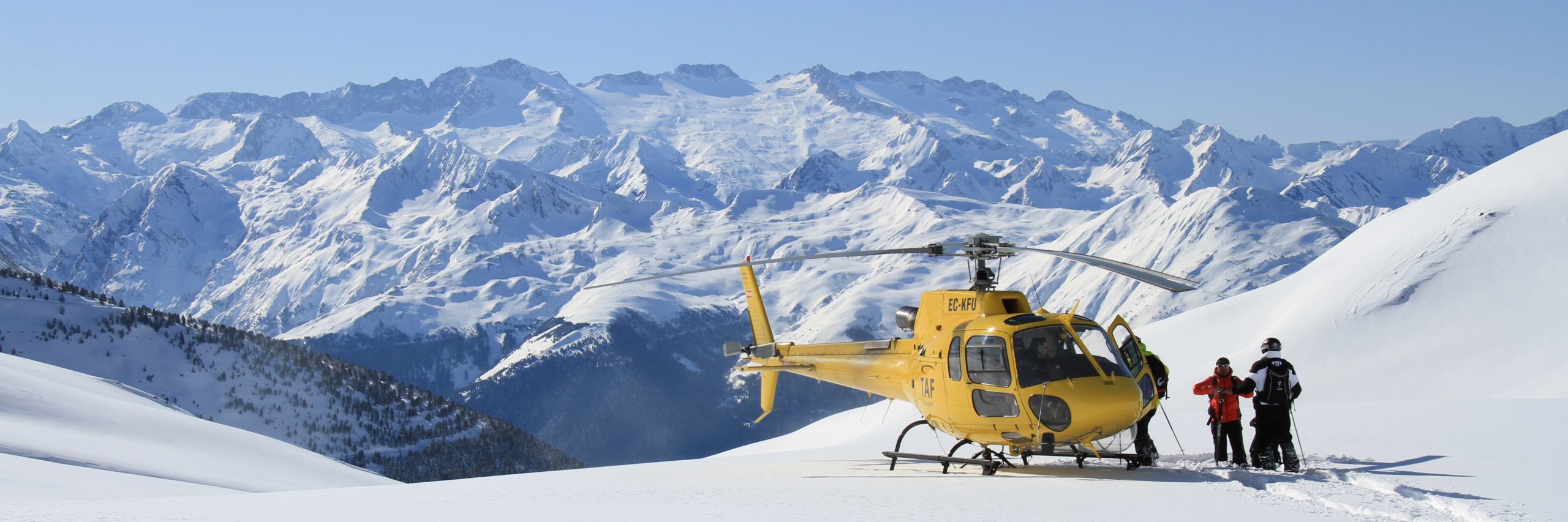 Heliski-Russia-Pyrenees-1-scaled