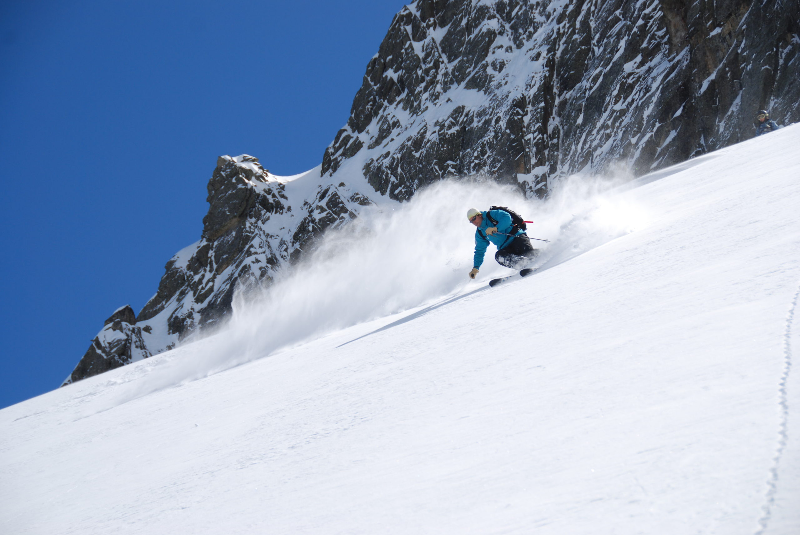 Heliski-Russia-Pyrenees-1-scaled