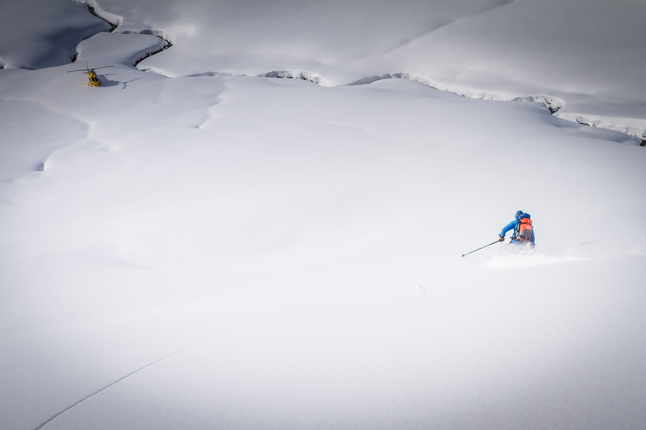 Heliski-Russia-Pyrenees-2-scaled