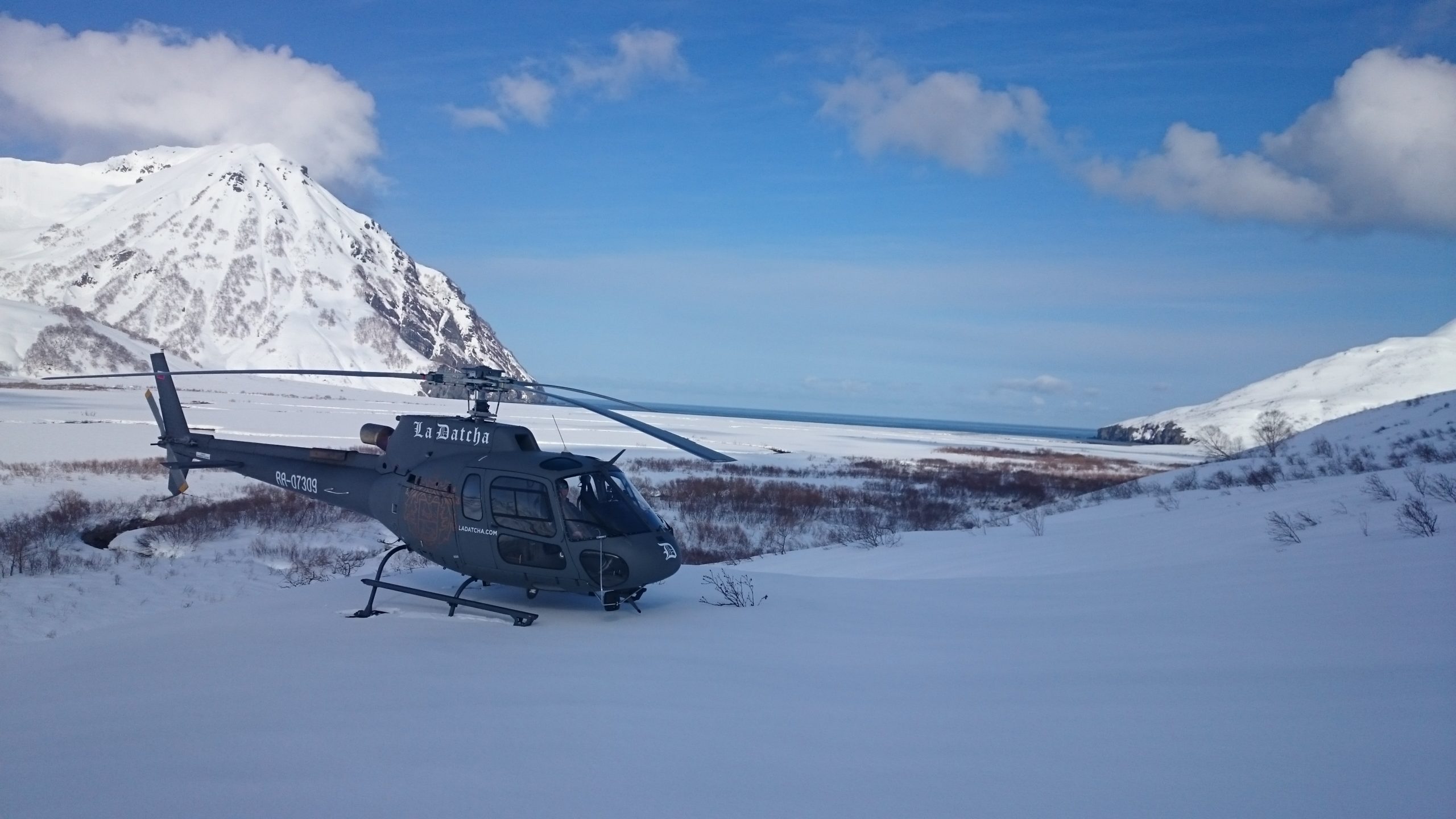 La-Datcha-Kamchatka-Heliski-Russia-2-1-scaled