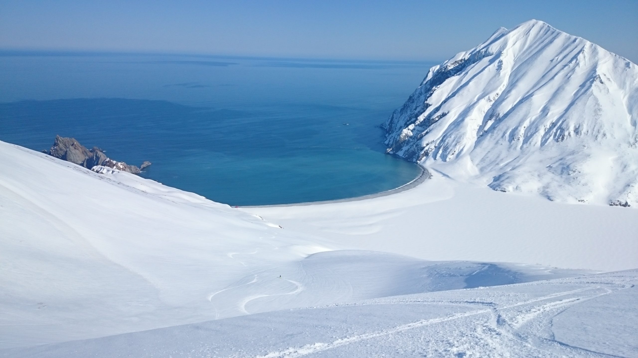 La-Datcha-Kamchatka-Heliski-Russia-3-1-scaled